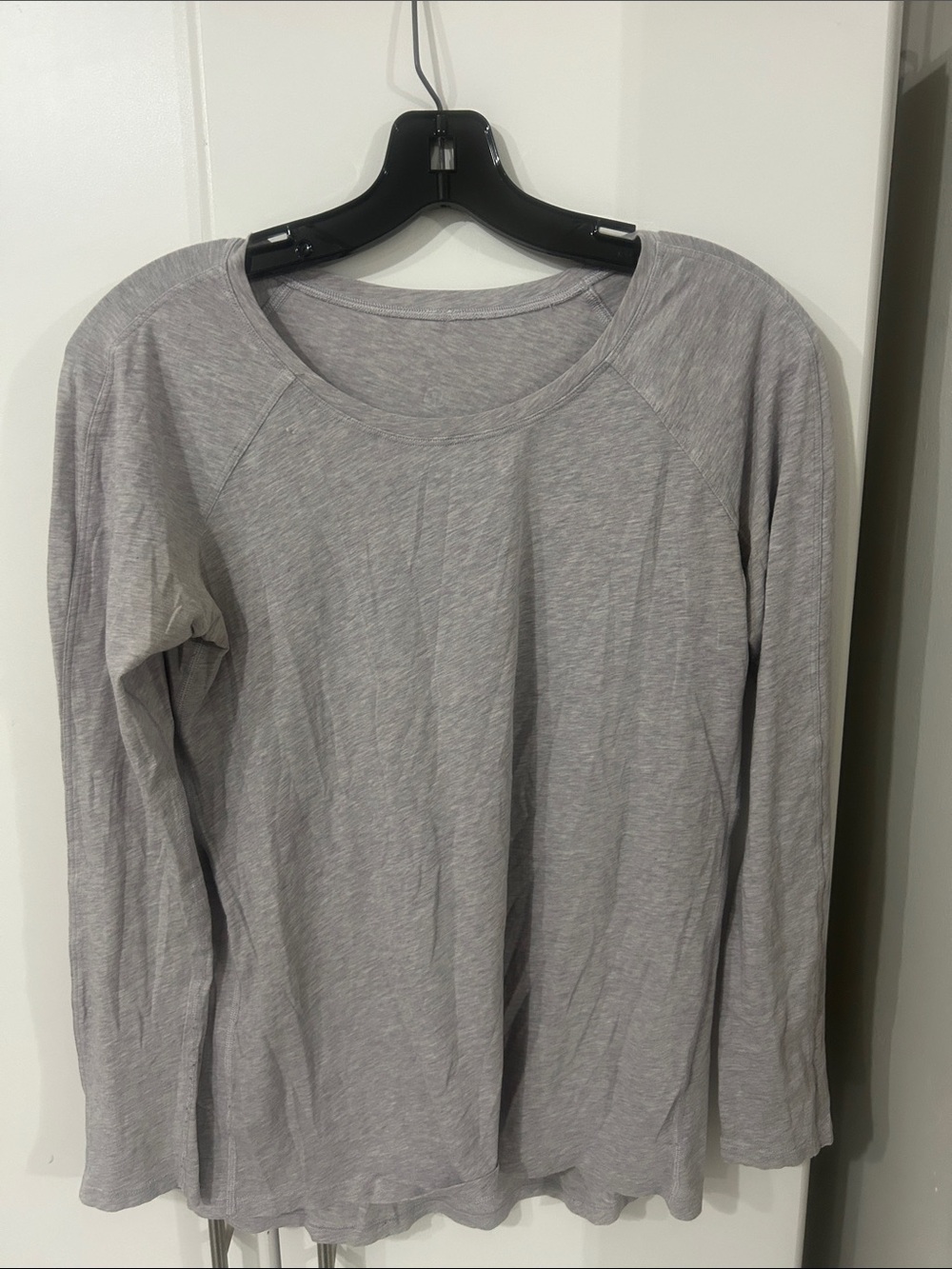 Lululemon Light Gray Long-Sleeve Women's Top small